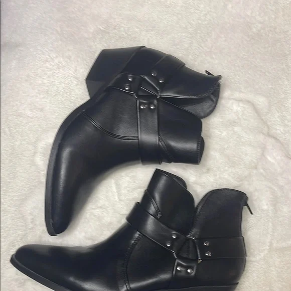 Black Ankle Buckle Boots- Memory Foam- size 10- back zip opening - Picture 7 of 9